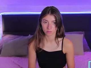 sweet-vikki from CamSoda is Freechat