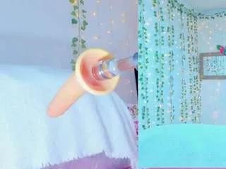 tiffanny-loveee from CamSoda is Freechat