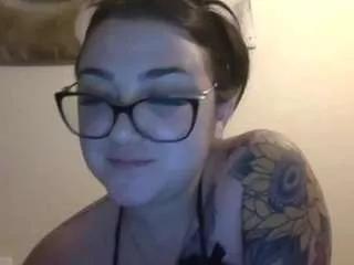 tinylillady from CamSoda is Freechat