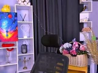 tobi-yours from CamSoda is Freechat