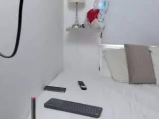 vionetta-petite from CamSoda is Freechat