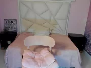 Girls free live sex cams: Check out the satisfaction of typing and cam2cam with our sensual livestreamers, who will teach you all about temptation and desires with their smoking hot physiques.