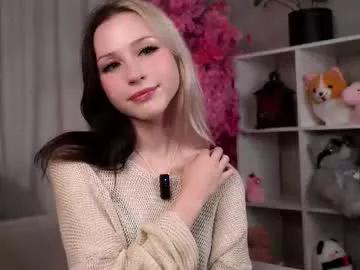Girls free live sex cams: Check out the satisfaction of typing and cam2cam with our sensual livestreamers, who will teach you all about temptation and desires with their smoking hot physiques.