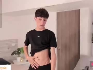 Girls free live sex cams: Check out the satisfaction of typing and cam2cam with our sensual livestreamers, who will teach you all about temptation and desires with their smoking hot physiques.