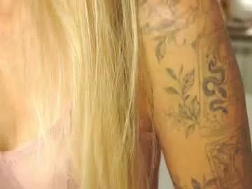 Girls free live sex cams: Check out the satisfaction of typing and cam2cam with our sensual livestreamers, who will teach you all about temptation and desires with their smoking hot physiques.