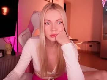 Girls free live sex cams: Check out the satisfaction of typing and cam2cam with our sensual livestreamers, who will teach you all about temptation and desires with their smoking hot physiques.