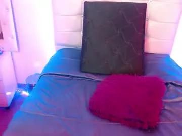 Girls free live sex cams: Check out the satisfaction of typing and cam2cam with our sensual livestreamers, who will teach you all about temptation and desires with their smoking hot physiques.