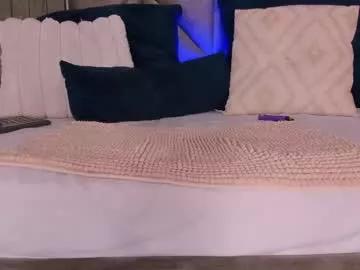 Girls free live sex cams: Check out the satisfaction of typing and cam2cam with our sensual livestreamers, who will teach you all about temptation and desires with their smoking hot physiques.