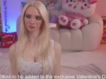 Girls free live sex cams: Check out the satisfaction of typing and cam2cam with our sensual livestreamers, who will teach you all about temptation and desires with their smoking hot physiques.