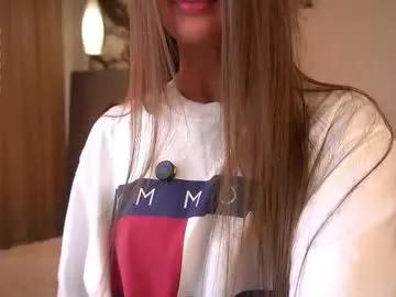 Girls free live sex cams: Check out the satisfaction of typing and cam2cam with our sensual livestreamers, who will teach you all about temptation and desires with their smoking hot physiques.