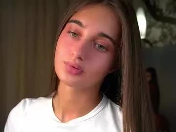 Girls free live sex cams: Check out the satisfaction of typing and cam2cam with our sensual livestreamers, who will teach you all about temptation and desires with their smoking hot physiques.