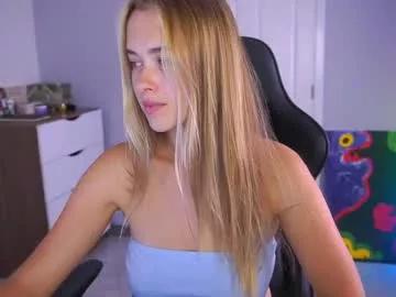 Girls free live sex cams: Check out the satisfaction of typing and cam2cam with our sensual livestreamers, who will teach you all about temptation and desires with their smoking hot physiques.