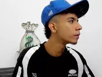 Dikey_18 webcams show profile image 