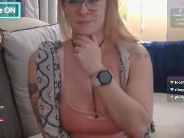 Girls free live sex cams: Check out the satisfaction of typing and cam2cam with our sensual livestreamers, who will teach you all about temptation and desires with their smoking hot physiques.