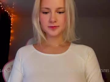 Spur your dreams, talk and cam2cam with smoking hot bigclit and assplay freechat cam hosts. Our picks of naughty trimmed-white, strapon & cheapest-privates-white live cams will incite your thirst. Discover their live productions here for free!