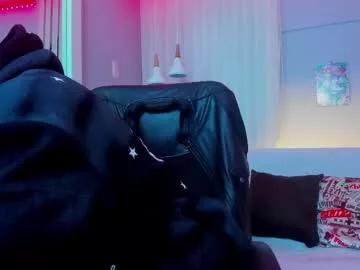 Discover the thrill of findom with our livestreamers, featuring butt-naked wildness while dancing and playing with their intimate vibrating toys.