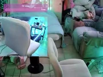 Girls free live sex cams: Check out the satisfaction of typing and cam2cam with our sensual livestreamers, who will teach you all about temptation and desires with their smoking hot physiques.