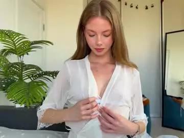 Girls free live sex cams: Check out the satisfaction of typing and cam2cam with our sensual livestreamers, who will teach you all about temptation and desires with their smoking hot physiques.