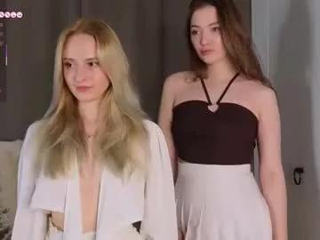 Girls free live sex cams: Check out the satisfaction of typing and cam2cam with our sensual livestreamers, who will teach you all about temptation and desires with their smoking hot physiques.