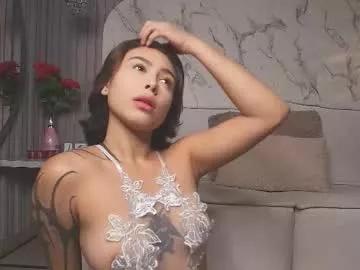 Discover the thrill of findom with our livestreamers, featuring butt-naked wildness while dancing and playing with their intimate vibrating toys.