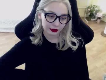 Girls free live sex cams: Check out the satisfaction of typing and cam2cam with our sensual livestreamers, who will teach you all about temptation and desires with their smoking hot physiques.