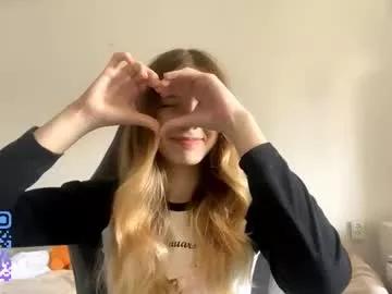 Girls free live sex cams: Check out the satisfaction of typing and cam2cam with our sensual livestreamers, who will teach you all about temptation and desires with their smoking hot physiques.