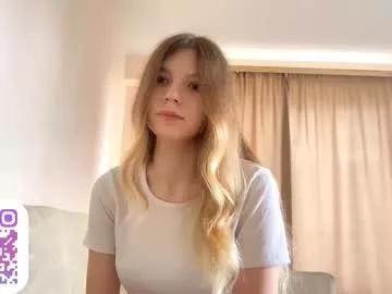 Girls free live sex cams: Check out the satisfaction of typing and cam2cam with our sensual livestreamers, who will teach you all about temptation and desires with their smoking hot physiques.