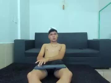 Girls free live sex cams: Check out the satisfaction of typing and cam2cam with our sensual livestreamers, who will teach you all about temptation and desires with their smoking hot physiques.