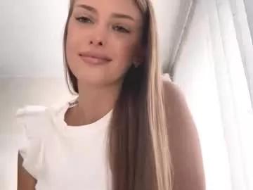 Girls free live sex cams: Check out the satisfaction of typing and cam2cam with our sensual livestreamers, who will teach you all about temptation and desires with their smoking hot physiques.