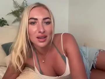 Girls free live sex cams: Check out the satisfaction of typing and cam2cam with our sensual livestreamers, who will teach you all about temptation and desires with their smoking hot physiques.