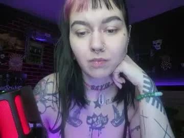 Discover the thrill of findom with our livestreamers, featuring butt-naked wildness while dancing and playing with their intimate vibrating toys.