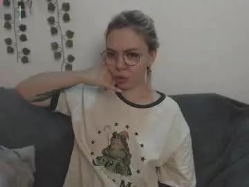 Girls free live sex cams: Check out the satisfaction of typing and cam2cam with our sensual livestreamers, who will teach you all about temptation and desires with their smoking hot physiques.