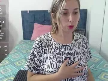 iris_love18 from Chaturbate