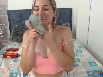 iris_love18 from Chaturbate