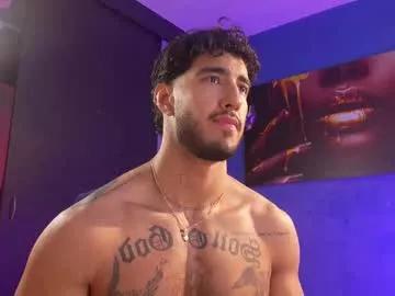 Discover the thrill of findom with our livestreamers, featuring butt-naked wildness while dancing and playing with their intimate vibrating toys.