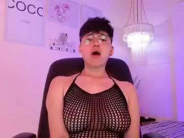 Girls free live sex cams: Check out the satisfaction of typing and cam2cam with our sensual livestreamers, who will teach you all about temptation and desires with their smoking hot physiques.
