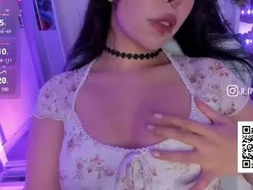 Girls free live sex cams: Check out the satisfaction of typing and cam2cam with our sensual livestreamers, who will teach you all about temptation and desires with their smoking hot physiques.