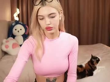 Spur your dreams, talk and cam2cam with smoking hot bigclit and assplay freechat cam hosts. Our picks of naughty trimmed-white, strapon & cheapest-privates-white live cams will incite your thirst. Discover their live productions here for free!