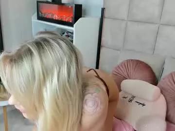 Girls free live sex cams: Check out the satisfaction of typing and cam2cam with our sensual livestreamers, who will teach you all about temptation and desires with their smoking hot physiques.
