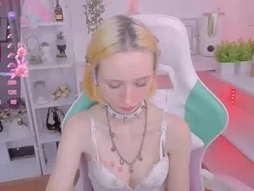 Girls free live sex cams: Check out the satisfaction of typing and cam2cam with our sensual livestreamers, who will teach you all about temptation and desires with their smoking hot physiques.