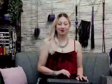 Girls free live sex cams: Check out the satisfaction of typing and cam2cam with our sensual livestreamers, who will teach you all about temptation and desires with their smoking hot physiques.
