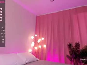 Girls free live sex cams: Check out the satisfaction of typing and cam2cam with our sensual livestreamers, who will teach you all about temptation and desires with their smoking hot physiques.