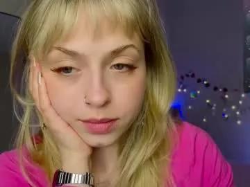Girls free live sex cams: Check out the satisfaction of typing and cam2cam with our sensual livestreamers, who will teach you all about temptation and desires with their smoking hot physiques.