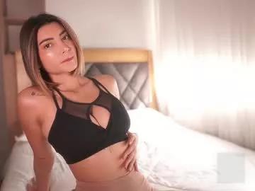 Girls free live sex cams: Check out the satisfaction of typing and cam2cam with our sensual livestreamers, who will teach you all about temptation and desires with their smoking hot physiques.