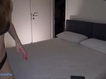 Girls free live sex cams: Check out the satisfaction of typing and cam2cam with our sensual livestreamers, who will teach you all about temptation and desires with their smoking hot physiques.
