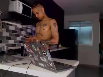 Girls free live sex cams: Check out the satisfaction of typing and cam2cam with our sensual livestreamers, who will teach you all about temptation and desires with their smoking hot physiques.