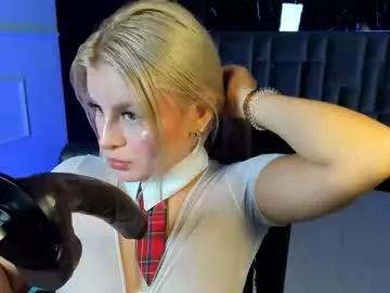 Girls free live sex cams: Check out the satisfaction of typing and cam2cam with our sensual livestreamers, who will teach you all about temptation and desires with their smoking hot physiques.