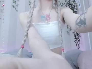 Girls free live sex cams: Check out the satisfaction of typing and cam2cam with our sensual livestreamers, who will teach you all about temptation and desires with their smoking hot physiques.