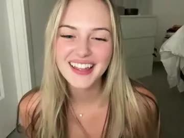 Girls free live sex cams: Check out the satisfaction of typing and cam2cam with our sensual livestreamers, who will teach you all about temptation and desires with their smoking hot physiques.