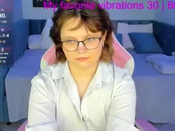 nina_lunaa from Chaturbate is Freechat